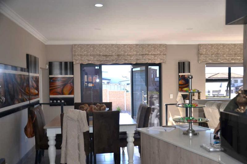 5 Bedroom Property for Sale in Island View Western Cape